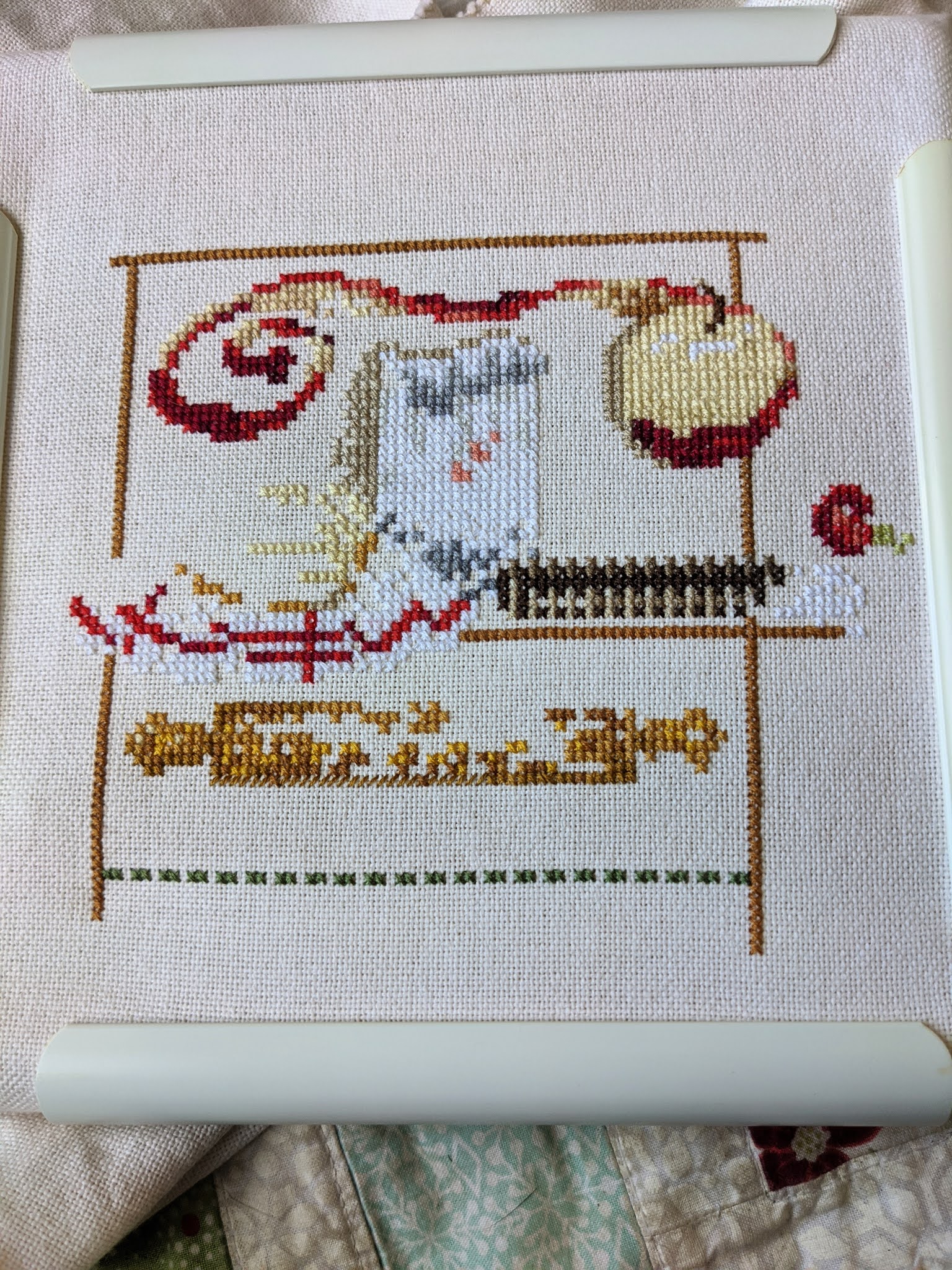 Bear, Dolly and Moi: histoire de Pommes cross stitch embroidery