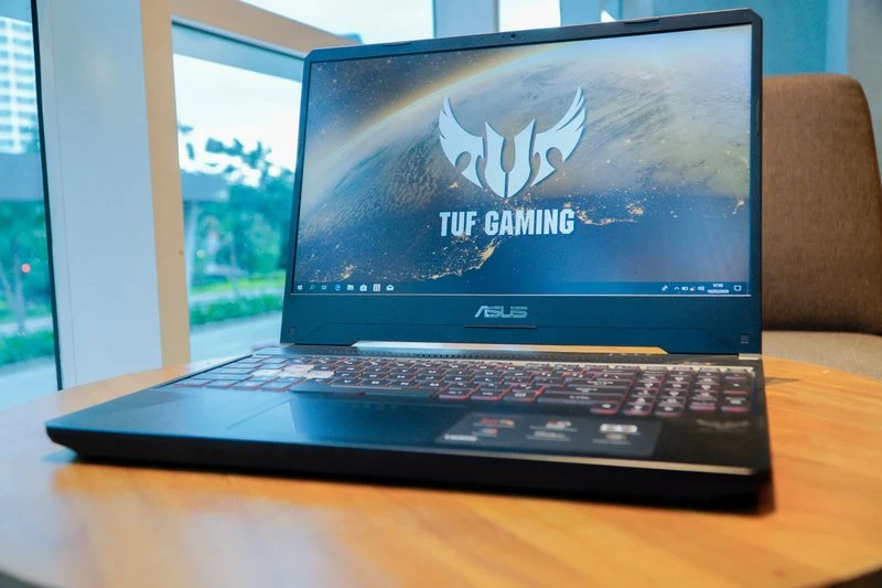 Performa Asus TUF Gaming FX505DY R5697T