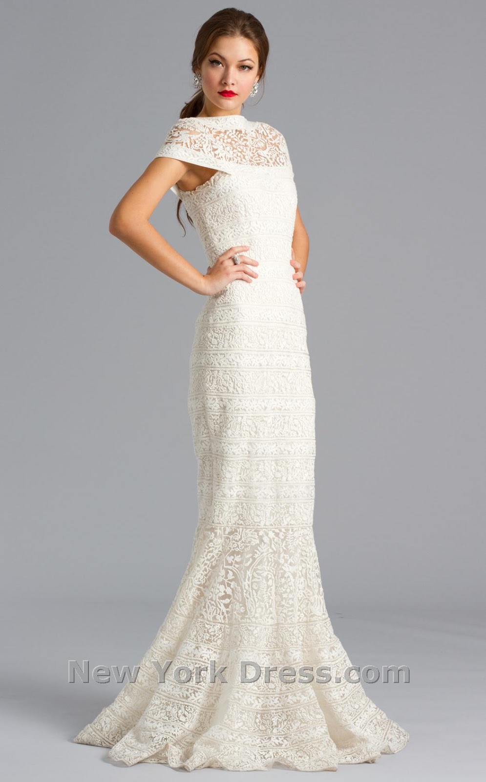 Fashion time Stunningly beautiful evening gown with high neckline