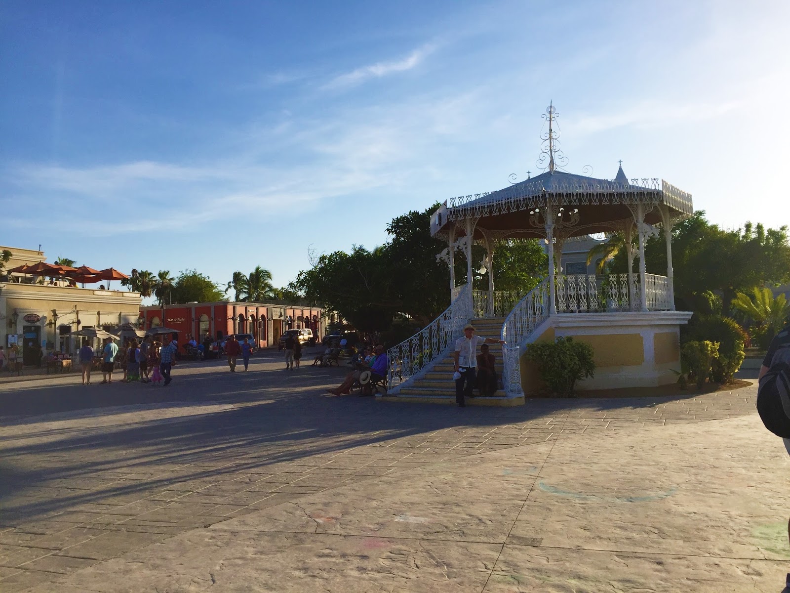 The Closet Hippo: San Jose del Cabo Vacation: Downtown Art Walk & La Lupita