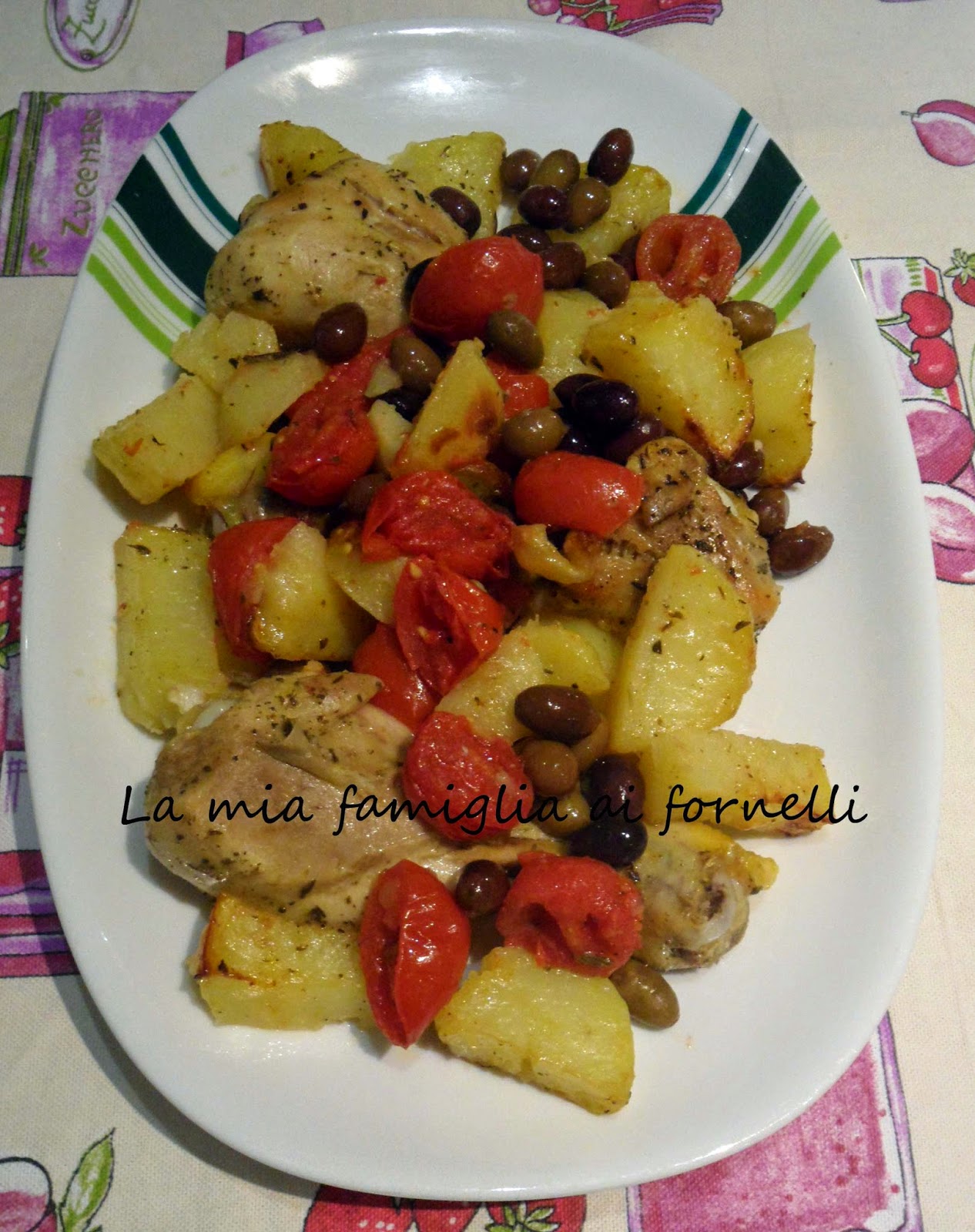 POLLO E PATATE AGLI AROMI CON POMODORINI E OLIVE TAGGIASCHE - La mia ...