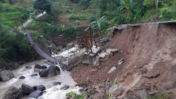 2 Desa di Cianjur Diterjang Bencana, Jembatan Ambruk-Bangunan SMP Rusak