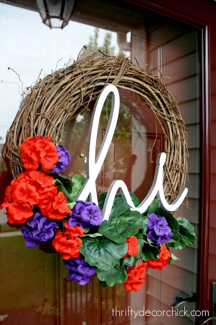 Easy summer wreath with "hi"