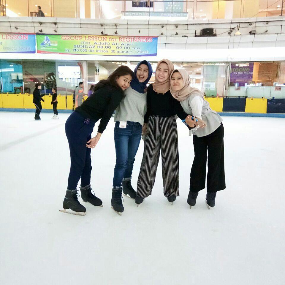 Harga Tiket Masuk Ice Skating Taman Anggrek Terbaru Dan Update
