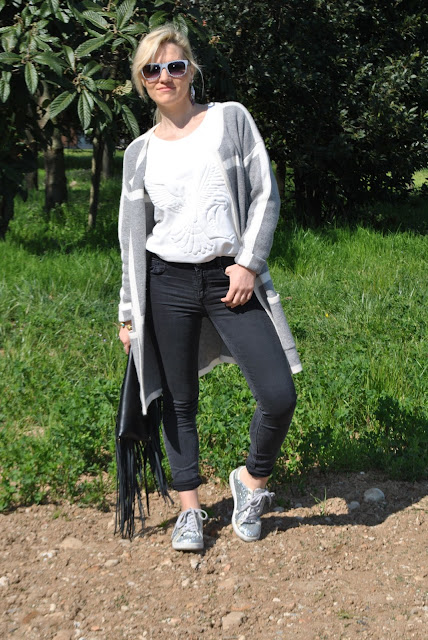 abbinamento jeans skinny e sneakers come abbinare i jeans skinny e le sneakers skinny jeans and sneakers combo skinny jeans and sneakers outfit primaverili spring outfit outfit marzo 2016 march outfit mariafelicia magno fashion blogger color block by felym fashion blogger italiane fashion blog italiani fashion blogger milano blogger italiane blogger italiane di moda blog di moda italiani ragazze bionde blonde hair blondie blonde girl fashion bloggers italy italian fashion bloggers influencer italiane italian influencer