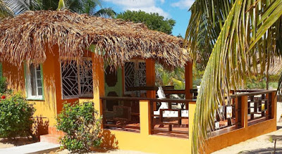 Remax Vip Belize: beachfront cabana