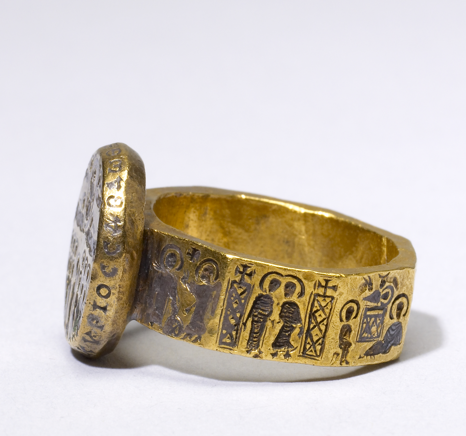 17 Roman Brass, Bronze, Glass, & Amethyst Rings sold at auction on 9th  December | Bidsquare