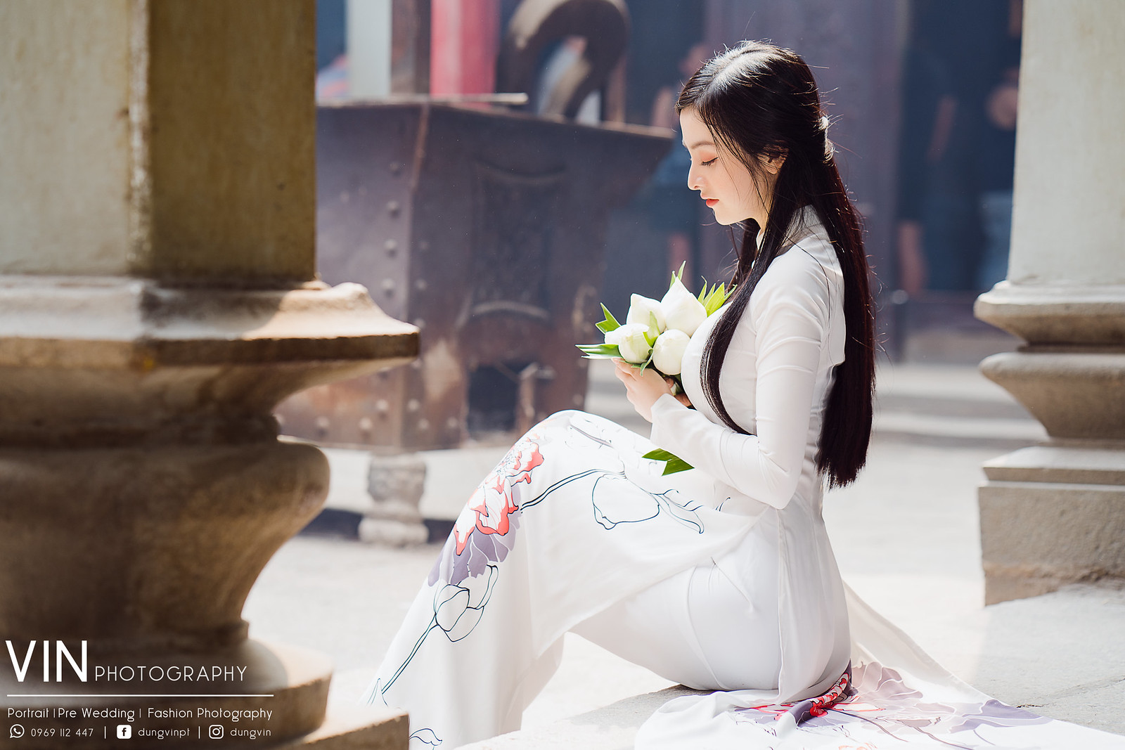 Vietnamese beautiful model - Ao dai Vietnamese traditional long dress