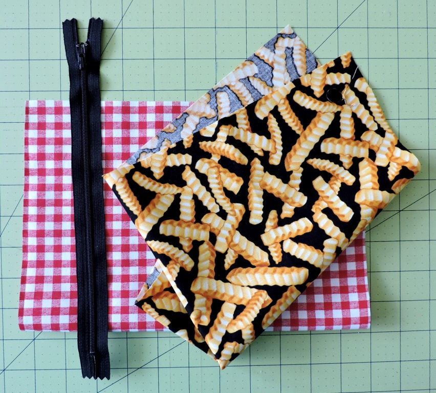 Sweet Bee Buzzings Inset Zipper Pouch Tutorial