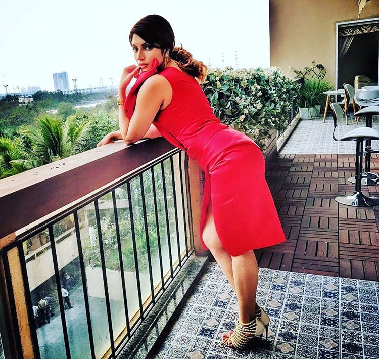 Shama Sikander in red, Shama Sikander hot back, Shama Sikander legs, Shama Sikander sexy, Shama Sikander wallpapers