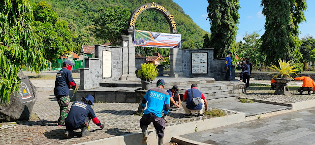 Peringati Refleksi 14 tahun gempa bumi Dandim Klaten gelar doa bersama dan bersih bersih monumen lindhu gedhe