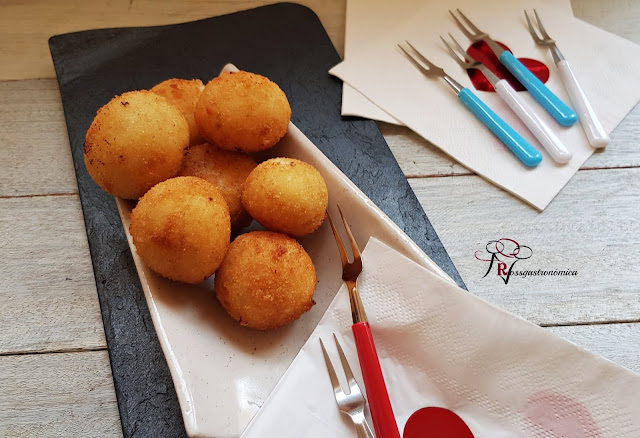 Croquetas de Gongonzola y pera estofada