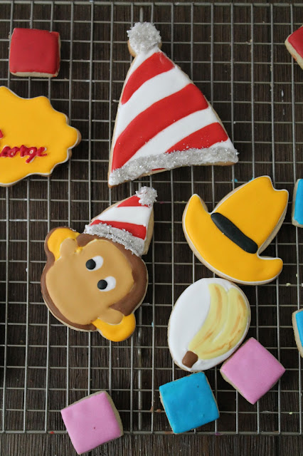 Monkey Cookies,Curious George party,Curious George decorated cookies,Curious George cookies,curious  George cookie decorating ideas,Monkey's face cookies,cookie decorating blogs,birthday,
