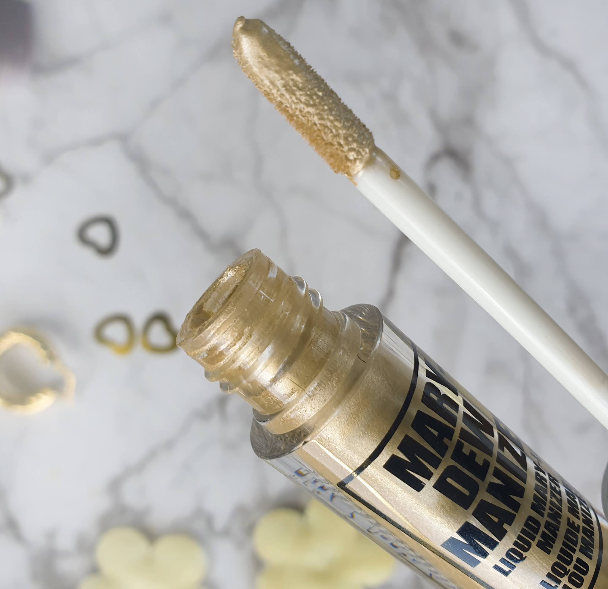 שימר נוזלי מומלץ דה באלם the balm mary dew manizer מה זה היילייטר איך משתמשים