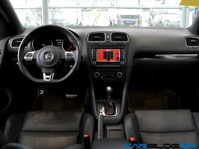 Volkswagen Golf GTI 2012 - dashboard