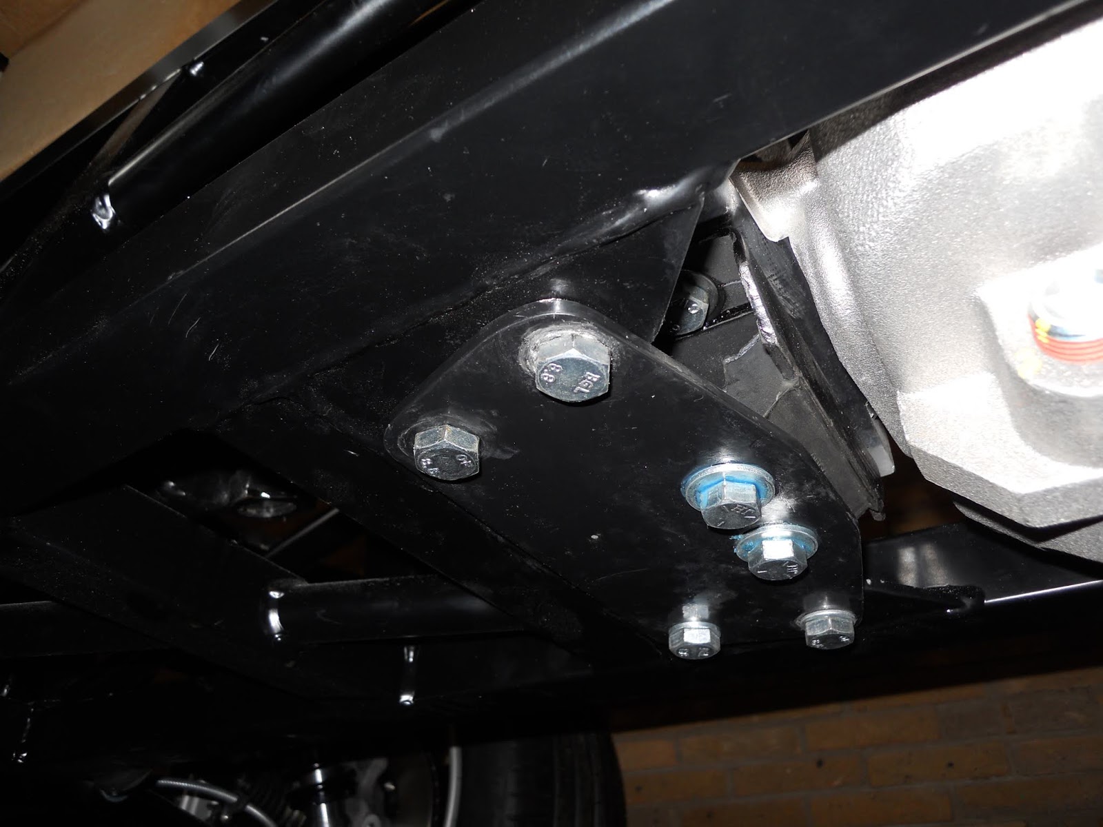 Andy's Cobra 427 Gearbox mounts