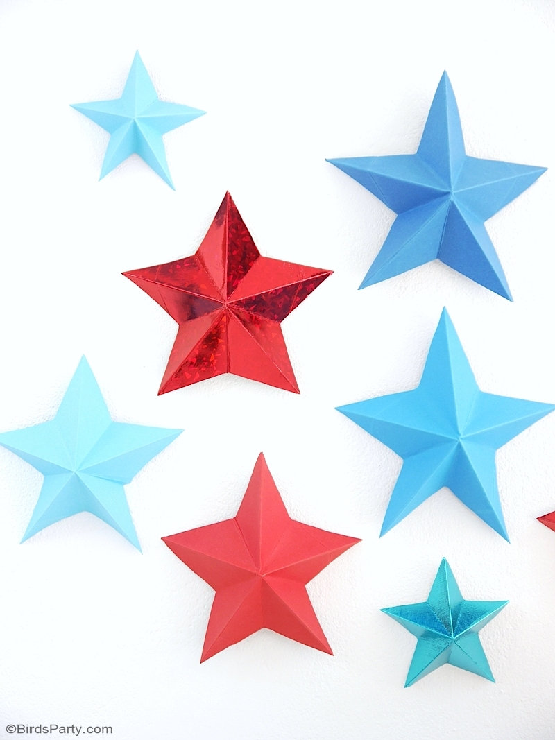 DIY Étoiles Origami 3D en Papier - un projet créatif facile, rapide et peu coûteux à faire pour le décor du 14 Juillet ou fête thème étoiles! by BirdsParty.com @birdsparty #origami #diy #bleublancrouge #14juillet #déco14juillet #fete14juillet #etopilespapier #etoilesorigami #etoiles3d