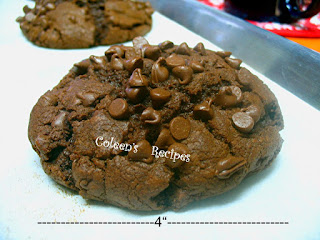 JUMBO CHOCOLATE - CHOCOLATE CHIP COOKIES