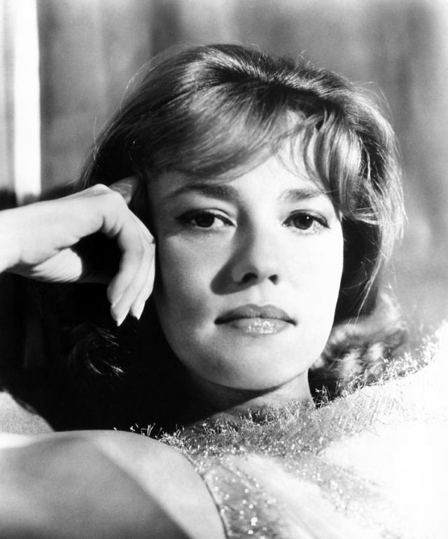 40 Glamorous Photos of Jeanne Moreau in the 1950s and ’60s ~ Vintage