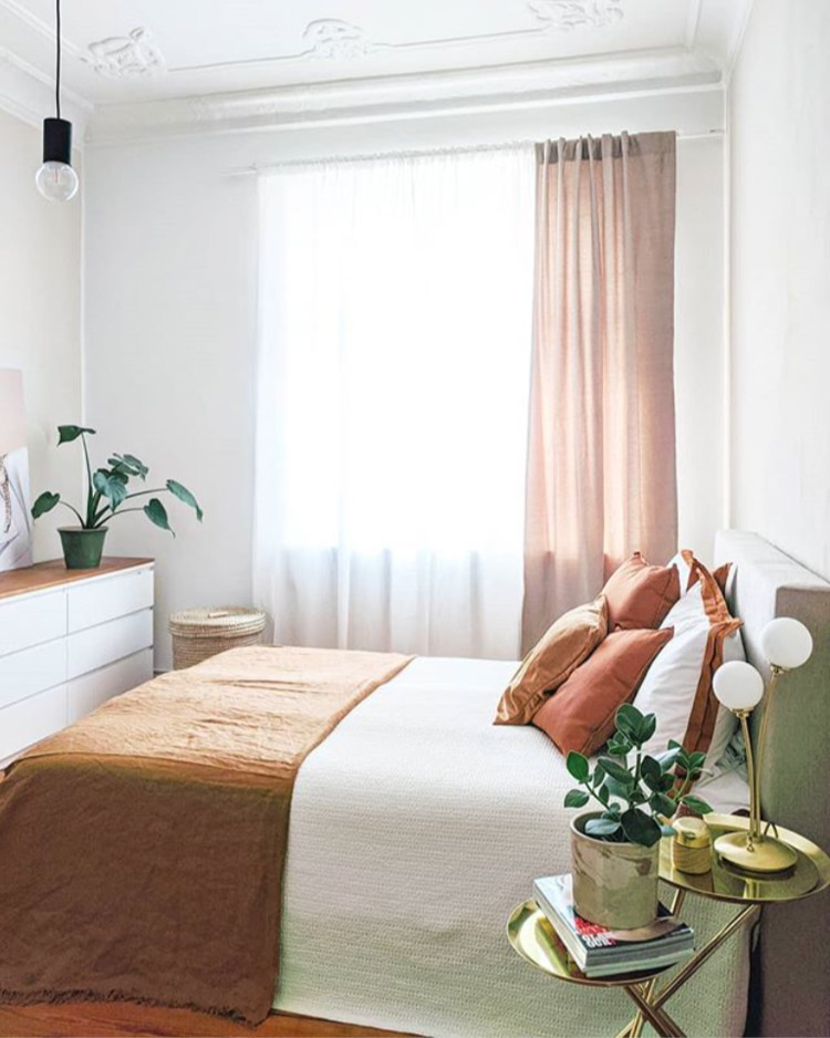 A Lovely, Inviting Berlin Flat Decorated on a Small Budget