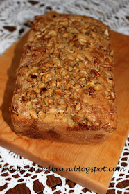 Eclectic Red Barn: Apple and Pecan Bread