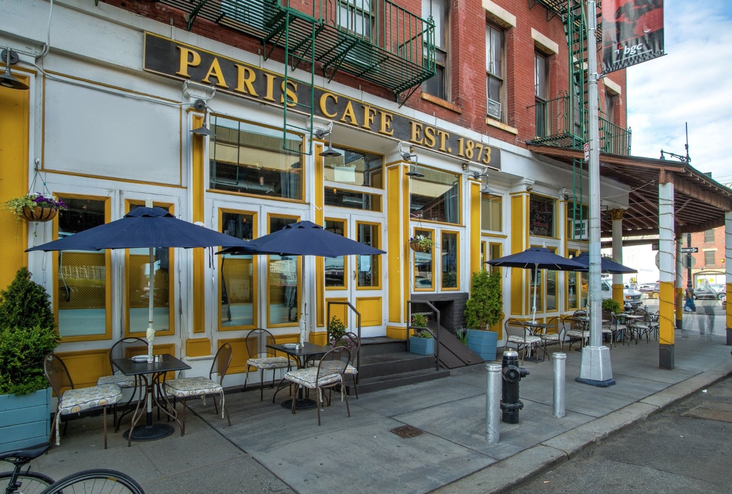 Jeremiah s Vanishing New York Paris Cafe Jeremiah s Vanishing New York Paris Cafe