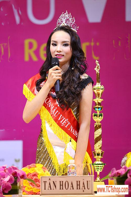 Điểm mặt những kiểu tóc dìm hàng nhan sắc sao Việt diem mat nhung kieu toc dim hang nhan sac sao viet5 Điểm mặt những kiểu tóc dìm hàng nhan sắc sao Việt