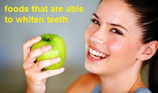 Natural ways to whiten teeth