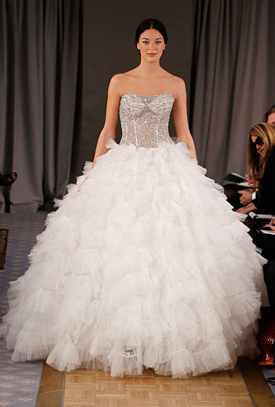 Very Nice Wedding  Dresses  2012 Wallpaper Pictures 