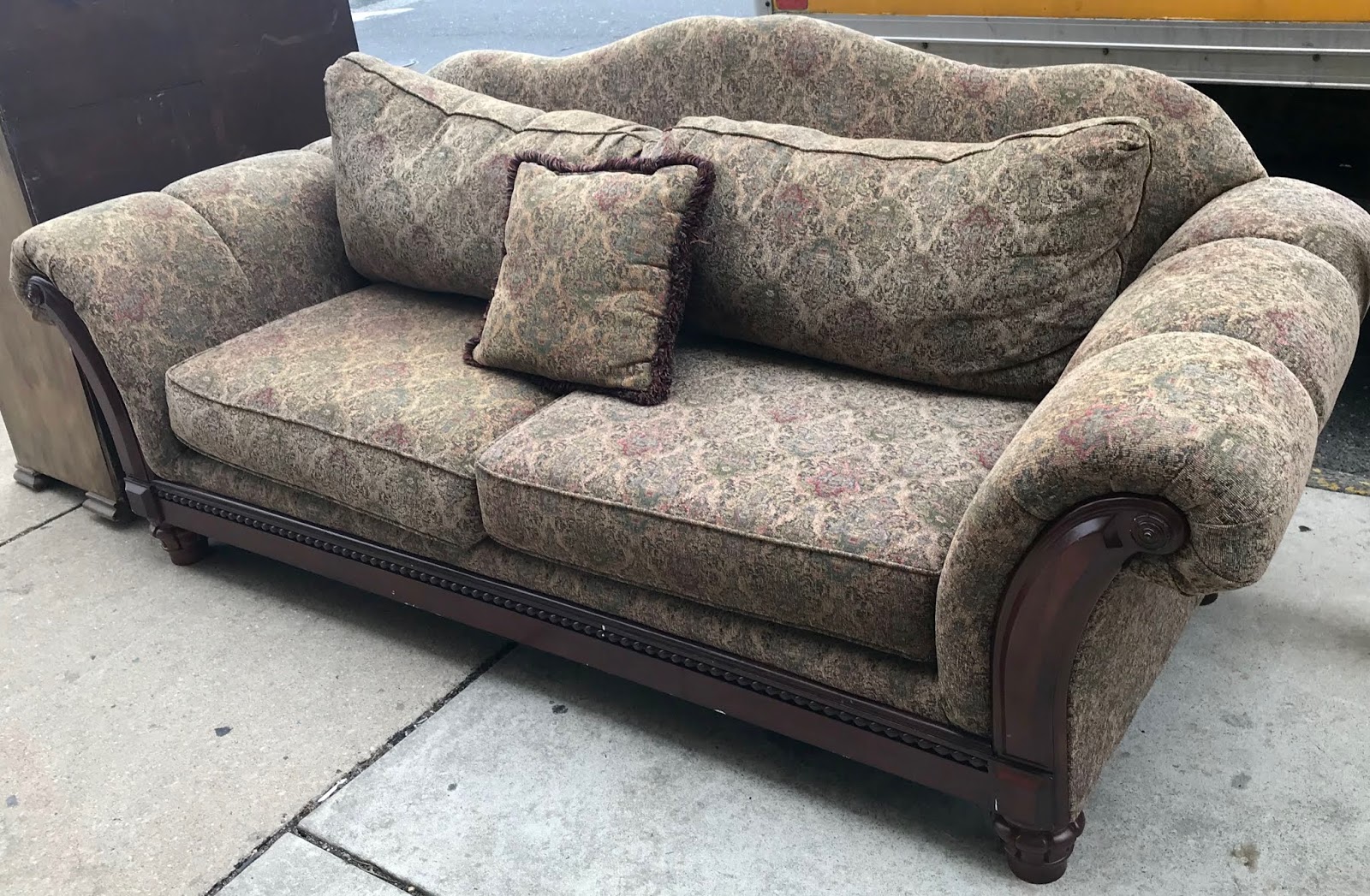 Uhuru Furniture & Collectibles 469101 Ashley Furniture 'Biltmore Bordeaux' Collection Sofa