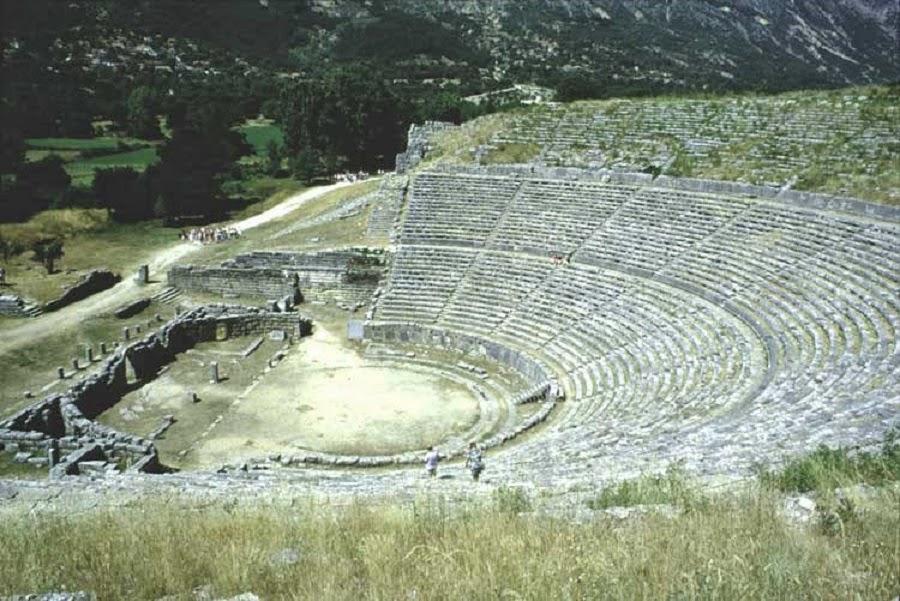 25 ancient theatres, archaeological sites to open soon in Greece