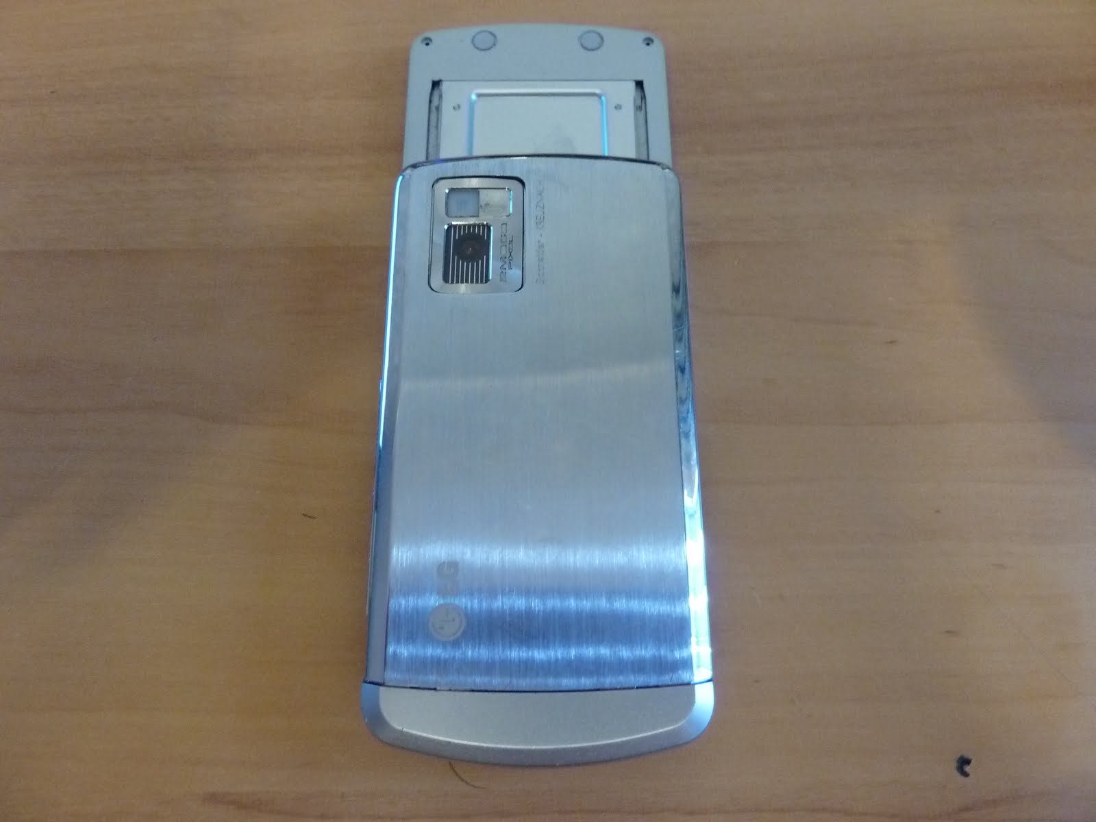 Rupash88 Trademe Photos Faulty LG SHINE CU720 + Charger