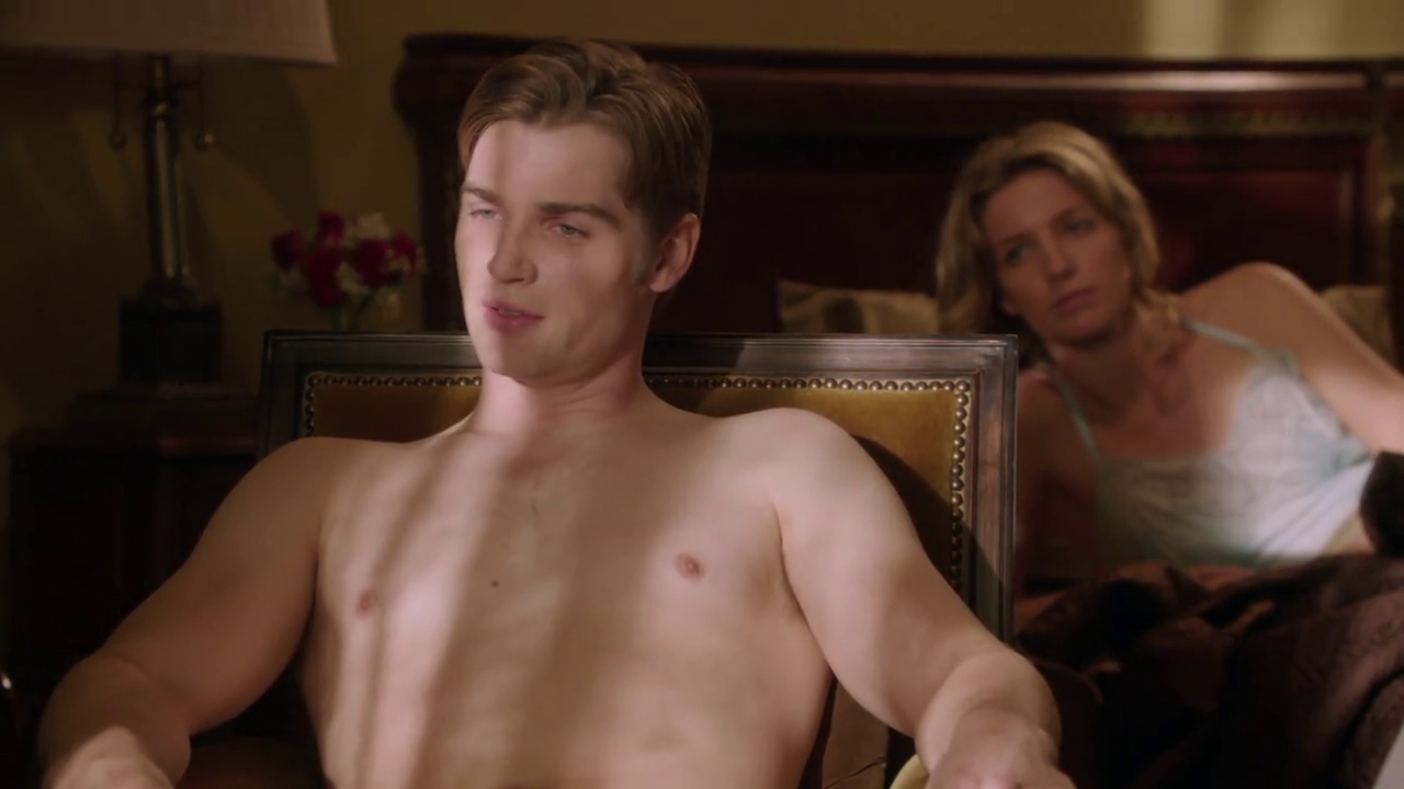 Mike Vogel shirtless in Pan Am 1-11 "Diplomatic Relations" .