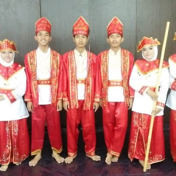 Pakaian Adat Maluku Utara Pakaian Adat Maluku Utara