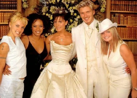Brides On Weddings David Beckham And Victoria S Wedding Vera Create For Victoria Beckham A Beautiful Wedding Dress And She Has Grate Bridal Le Bouquet Gold Tiara