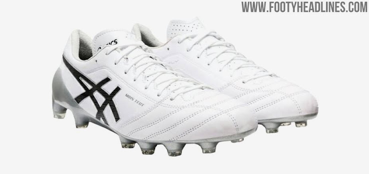 Clean New Boots For Iniesta" White / Asics DS Light 4 Boots Released - Footy