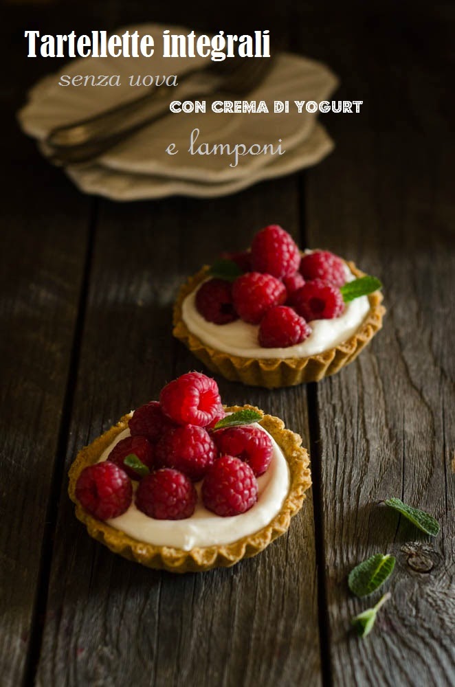 tartelette con frolla integrale senza uova, yogurt e lamponi per 