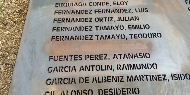 Suprimen el nombre de un carcelero franquista en una placa que dignificaba a las víctimas del franquismo