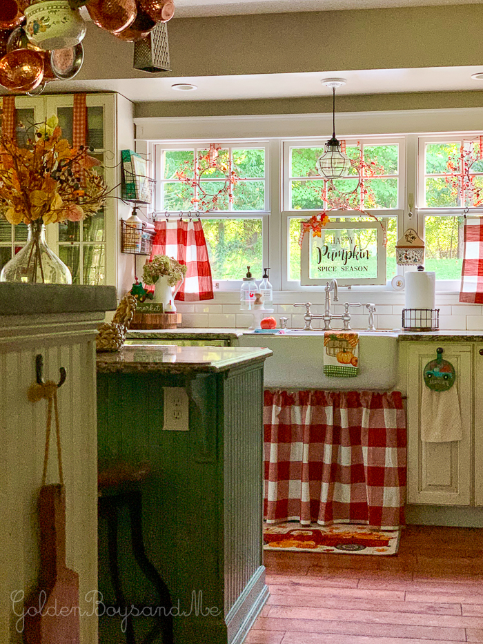 Farmhouse kitchen with fall decor and farmhouse sink - www.goldenboysandme.com