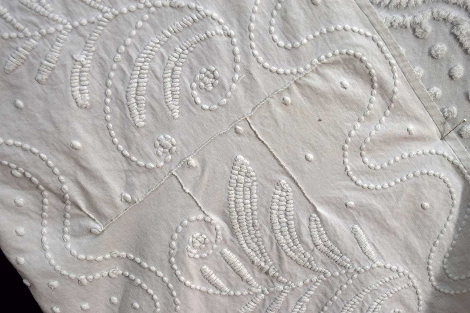 QuiltsVintage and Antique White on White Candlewick Spread