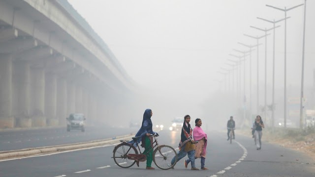  देश की राजधानी में दिल्ली वालों को खतरनाक स्मोक और विषैली हवाओं से निजात नहीं 