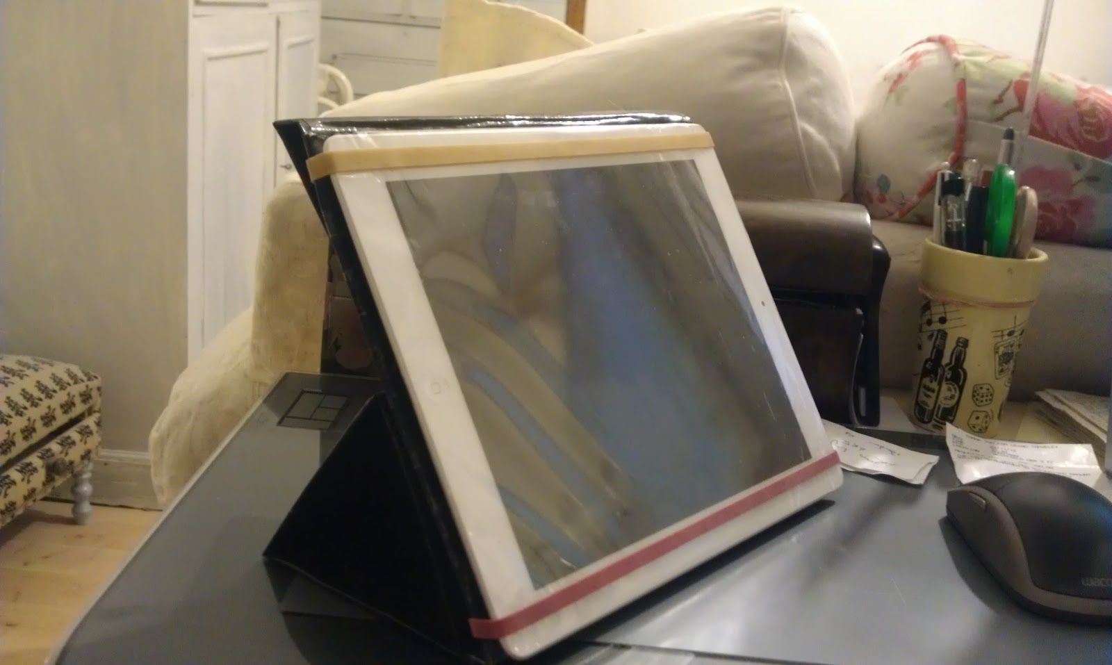 SHIRLEYGSTUFF Rough prototype of my home made Ipad Cover/stand