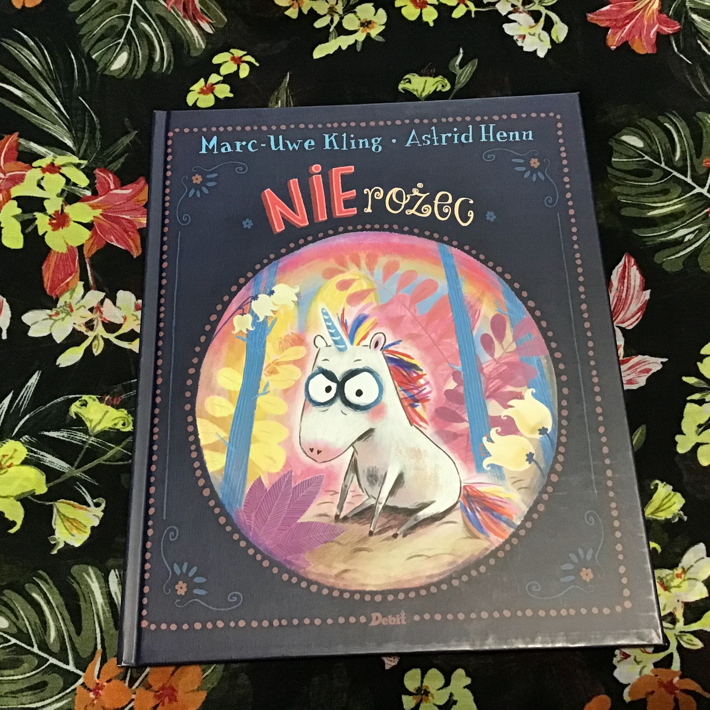 „Nierożec” Marc-Uwe Kling, Astrid Henn, Debit, zabawna książka obrazkowa nie tylko dla przedszkolaków
