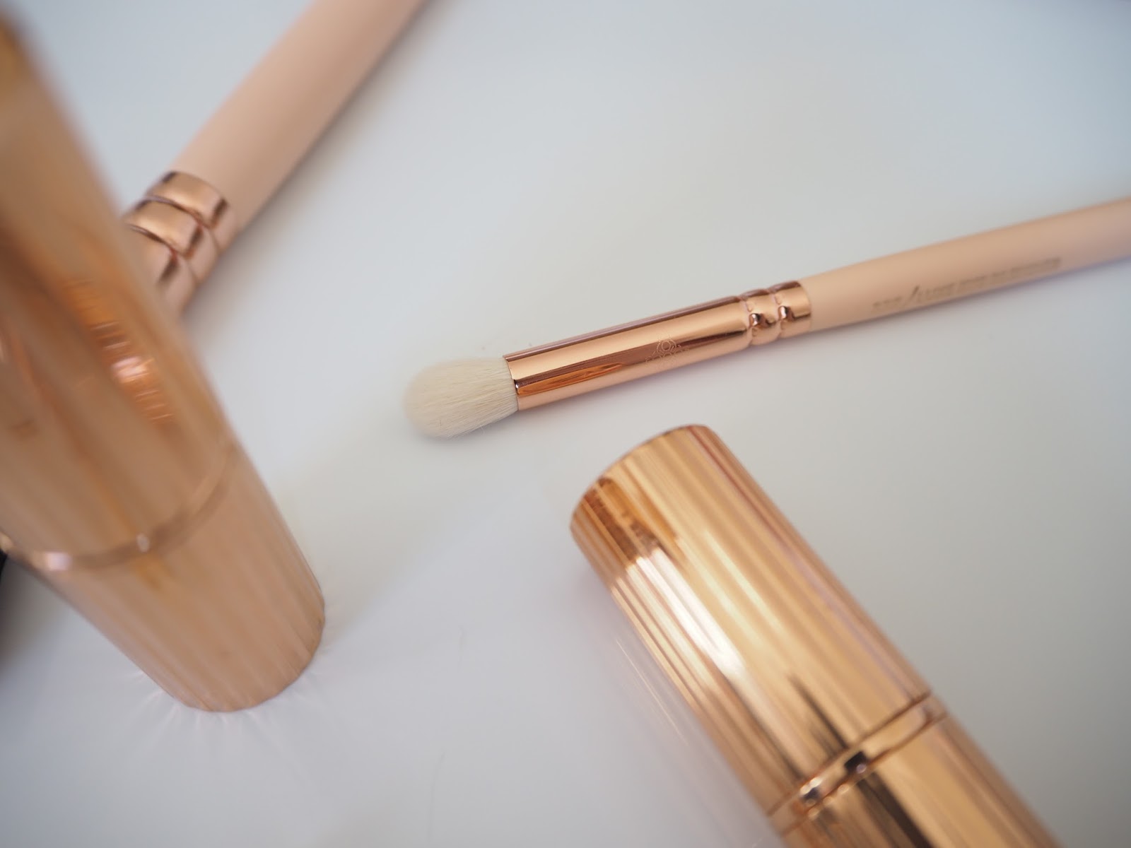 The review Zoeva brushes Expat Make Up Addict