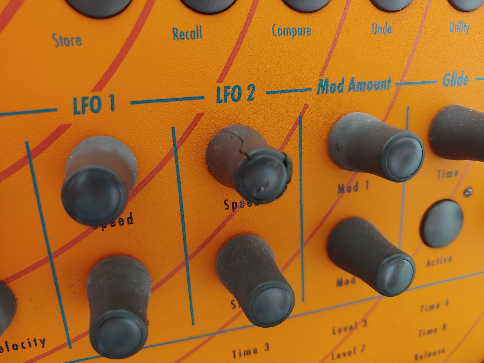 MATRIXSYNTH Waldorf Microwave XT w/ rev 3 Board (expandable to 30 voices) sys V2.33 SN 0107305916