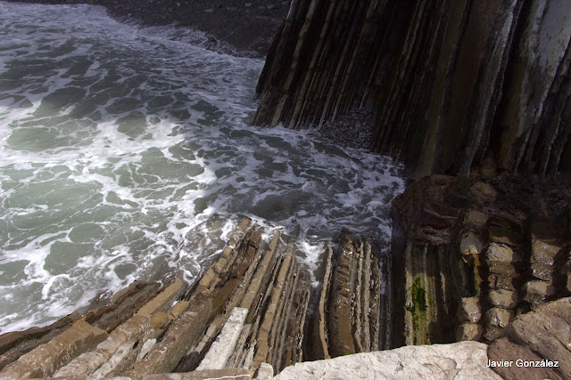 Flysch de la playa Itzurun de Zumaia