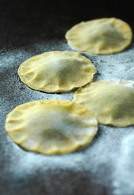 Hausgemachte runde Ravioli