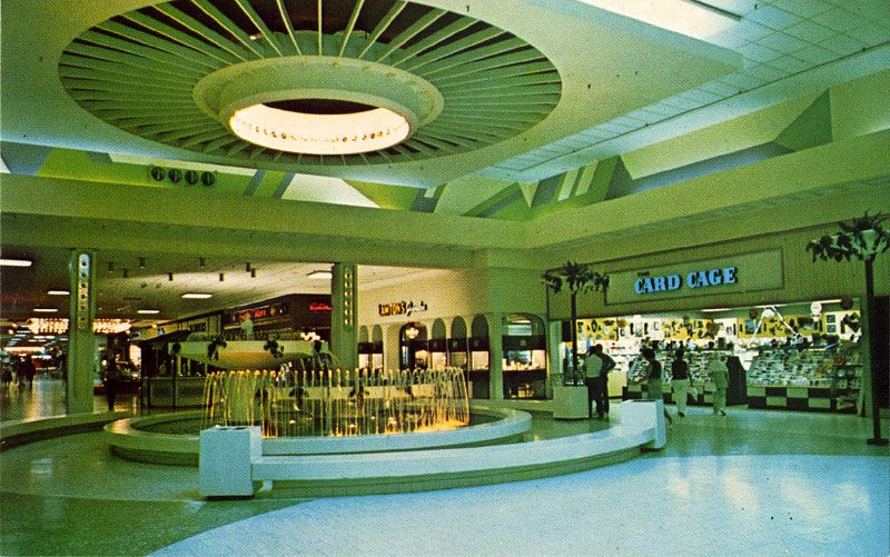 48 Amazing Pics Show American Shopping Malls in the 1950s and