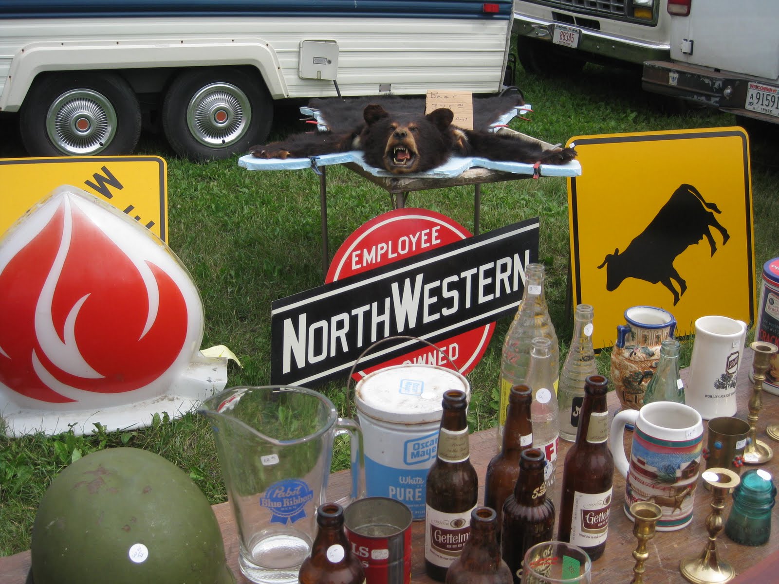 b. honey rendezvous & flea market in prairie du chien, WI