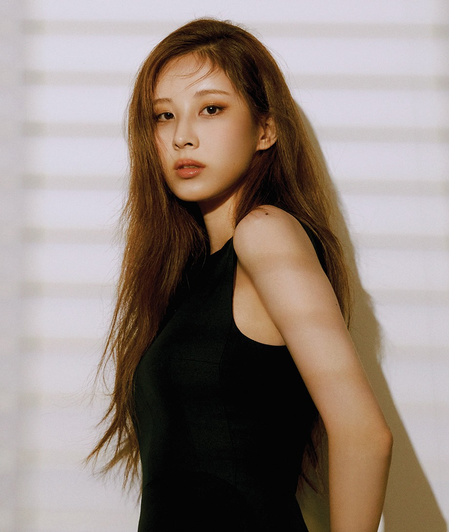 Seohyun and Go Kyung Pyo's video and pictures from 'Marie Claire